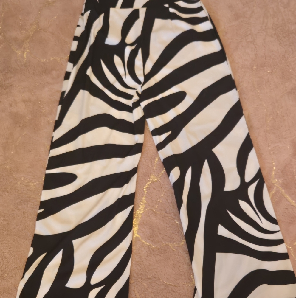 Wide Leg Zebra Satin Pants - Picture 4 of 4